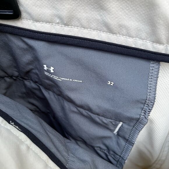 Under Armour Men's 32 UA Tech Stretch Khaki Golf Shorts Performance 1350071 - Picture 9 of 13